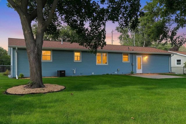 2721 HAZELWOOD LANE, Green Bay, WI 54304