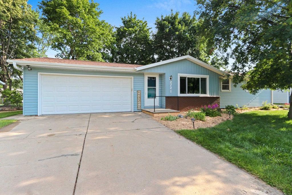 2721 HAZELWOOD LANE, Green Bay, WI 54304