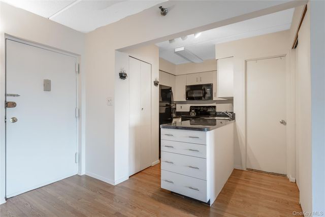 205 Mineola Boulevard 3G, Mineola, NY 11501