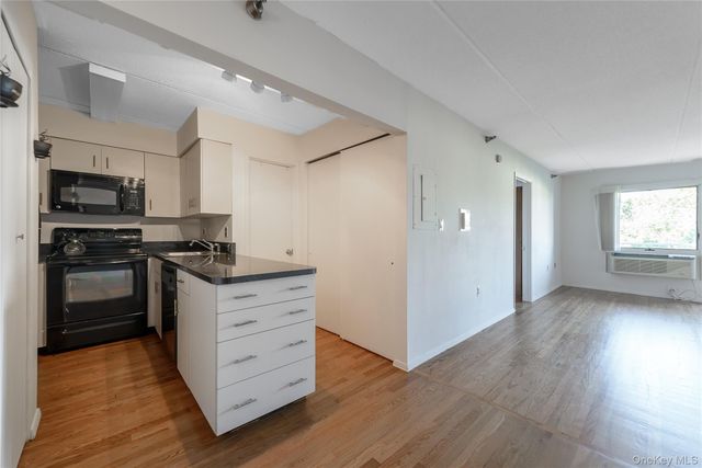 205 Mineola Boulevard 3G, Mineola, NY 11501
