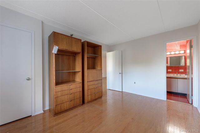 205 Mineola Boulevard 3G, Mineola, NY 11501