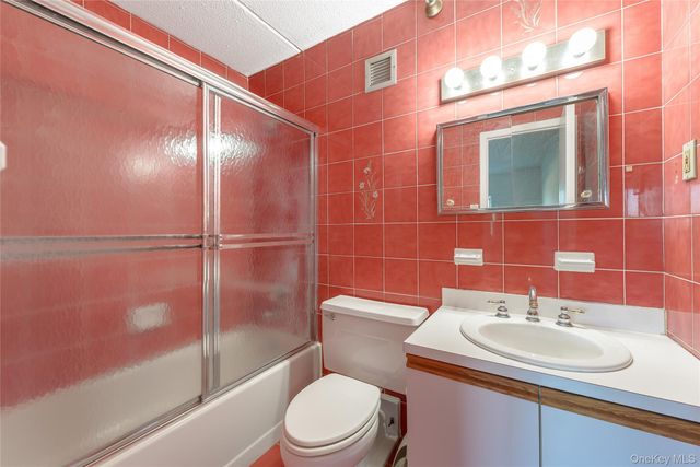 205 Mineola Boulevard 3G, Mineola, NY 11501