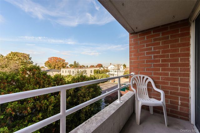 205 Mineola Boulevard 3G, Mineola, NY 11501