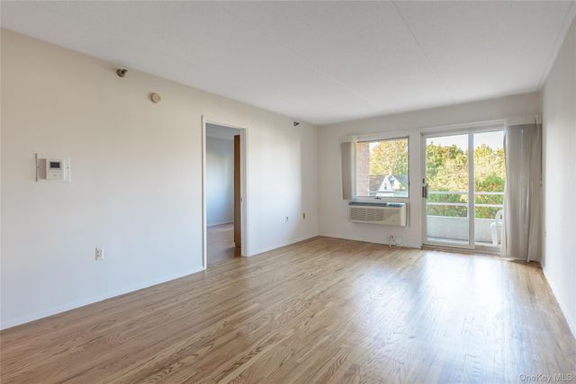 205 Mineola Boulevard 3G, Mineola, NY 11501