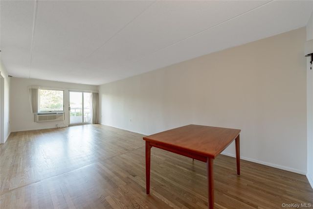 205 Mineola Boulevard 3G, Mineola, NY 11501