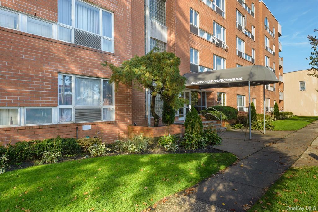 205 Mineola Boulevard 3G, Mineola, NY 11501