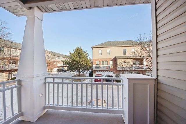 6130 RIVER BEND Place, Lisle, IL 60532