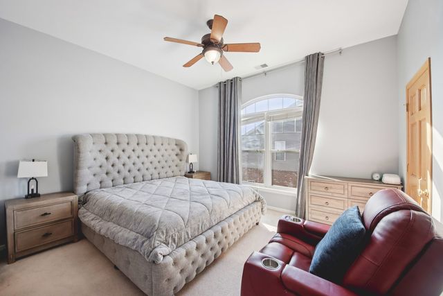 6130 RIVER BEND Place, Lisle, IL 60532