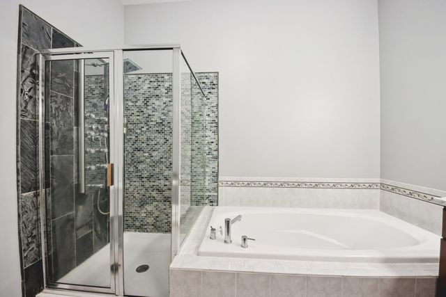 6130 RIVER BEND Place, Lisle, IL 60532