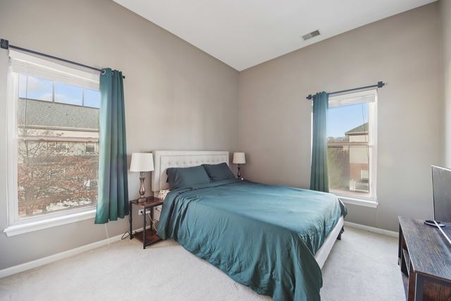 6130 RIVER BEND Place, Lisle, IL 60532