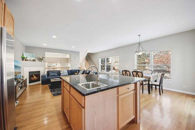 6130 RIVER BEND Place, Lisle, IL 60532