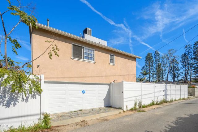 2811 Glendon Avenue, Los Angeles, CA 90064