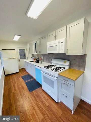 9066 BALTIMORE AVE, College Park, MD 20740