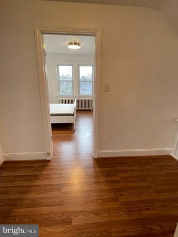 9066 BALTIMORE AVE, College Park, MD 20740