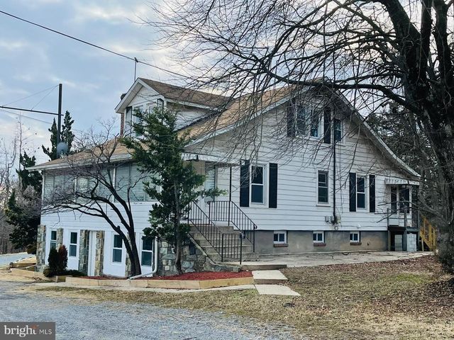 9066 BALTIMORE AVE, College Park, MD 20740