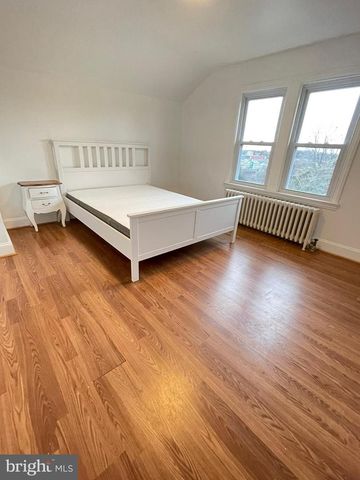 9066 BALTIMORE AVE, College Park, MD 20740