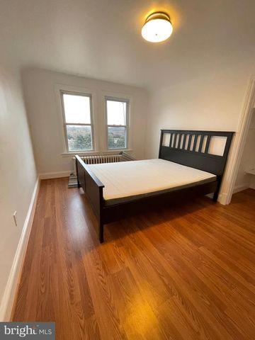 9066 BALTIMORE AVE, College Park, MD 20740