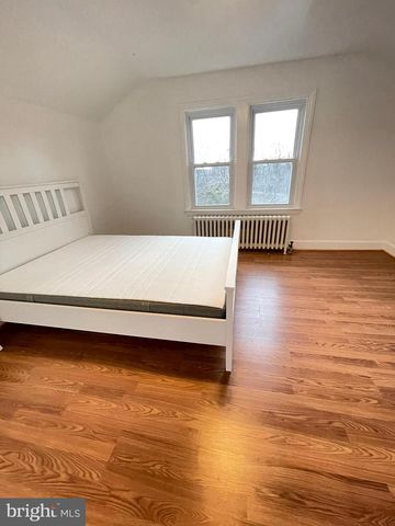 9066 BALTIMORE AVE, College Park, MD 20740