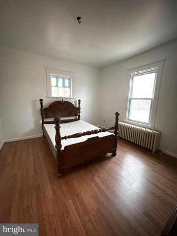 9066 BALTIMORE AVE, College Park, MD 20740