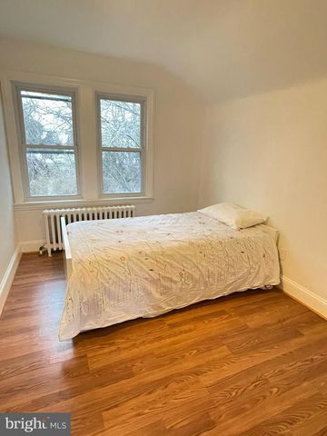 9066 BALTIMORE AVE, College Park, MD 20740