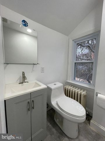 9066 BALTIMORE AVE, College Park, MD 20740