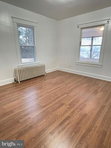 9066 BALTIMORE AVE, College Park, MD 20740