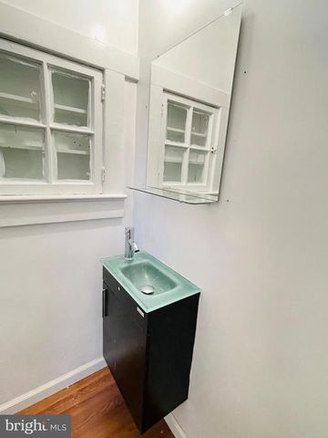 9066 BALTIMORE AVE, College Park, MD 20740