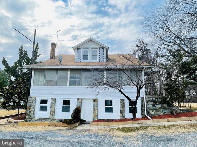 9066 BALTIMORE AVE, College Park, MD 20740
