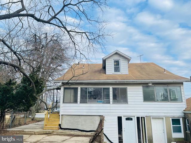 9066 BALTIMORE AVE, College Park, MD 20740