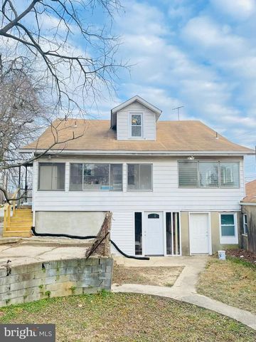 9066 BALTIMORE AVE, College Park, MD 20740
