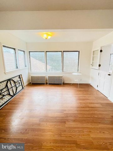 9066 BALTIMORE AVE, College Park, MD 20740