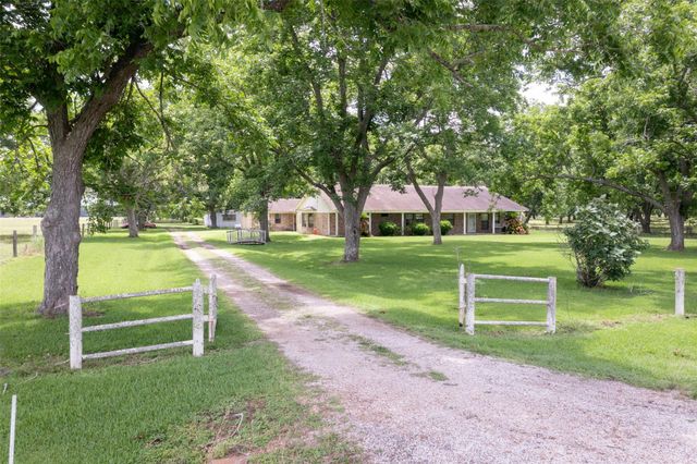 2640 County Road 107, Boling, TX 77420