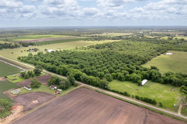 2640 County Road 107, Boling, TX 77420