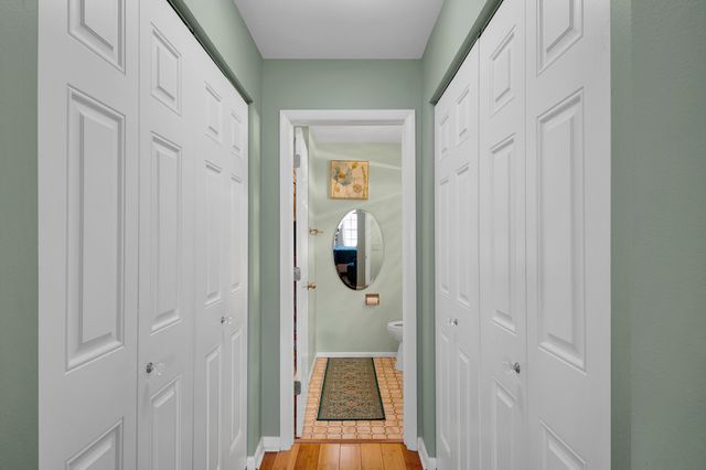 1903 Quaker Hollow Lane, Streamwood, IL 60107