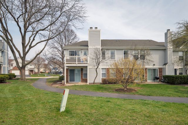 1903 Quaker Hollow Lane, Streamwood, IL 60107