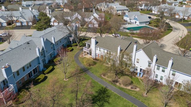 1903 Quaker Hollow Lane, Streamwood, IL 60107