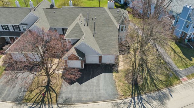 1903 Quaker Hollow Lane, Streamwood, IL 60107