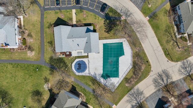 1903 Quaker Hollow Lane, Streamwood, IL 60107