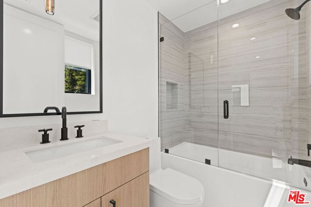 5841 Kester Avenue, Van Nuys, CA 91411