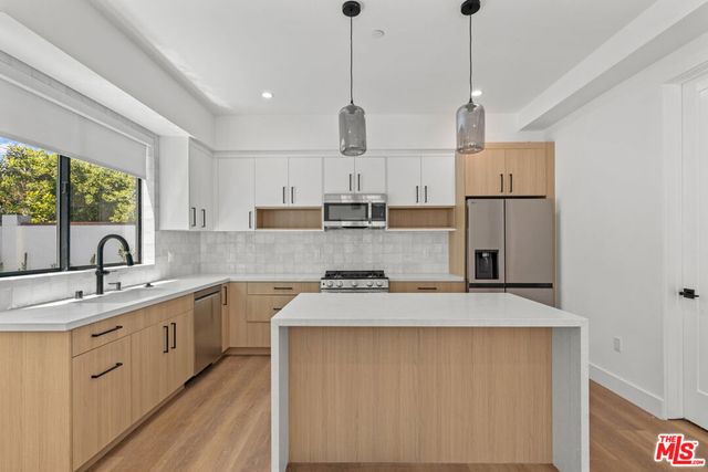 5841 Kester Avenue, Van Nuys, CA 91411