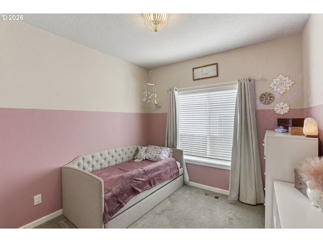 58684 NOBLE Rd, St Helens, OR 97051