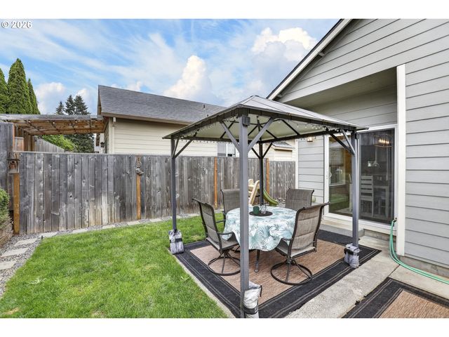 58684 NOBLE Rd, St Helens, OR 97051