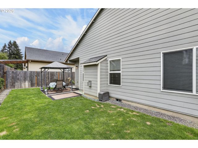 58684 NOBLE Rd, St Helens, OR 97051
