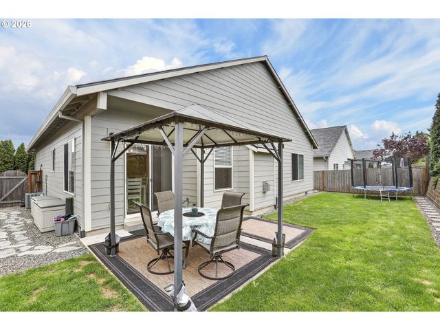58684 NOBLE Rd, St Helens, OR 97051