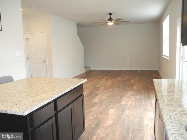 11216 CROSS FIELDS DR, Waynesboro, PA 17268