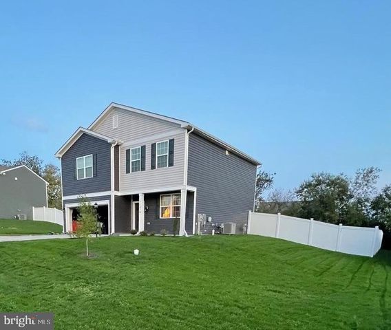 11216 CROSS FIELDS DR, Waynesboro, PA 17268