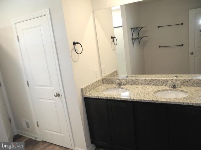 11216 CROSS FIELDS DR, Waynesboro, PA 17268