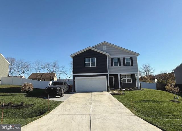 11216 CROSS FIELDS DR, Waynesboro, PA 17268
