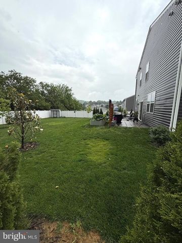 11216 CROSS FIELDS DR, Waynesboro, PA 17268