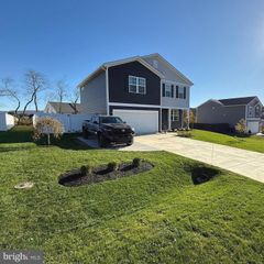 11216 CROSS FIELDS DR, Waynesboro, PA 17268